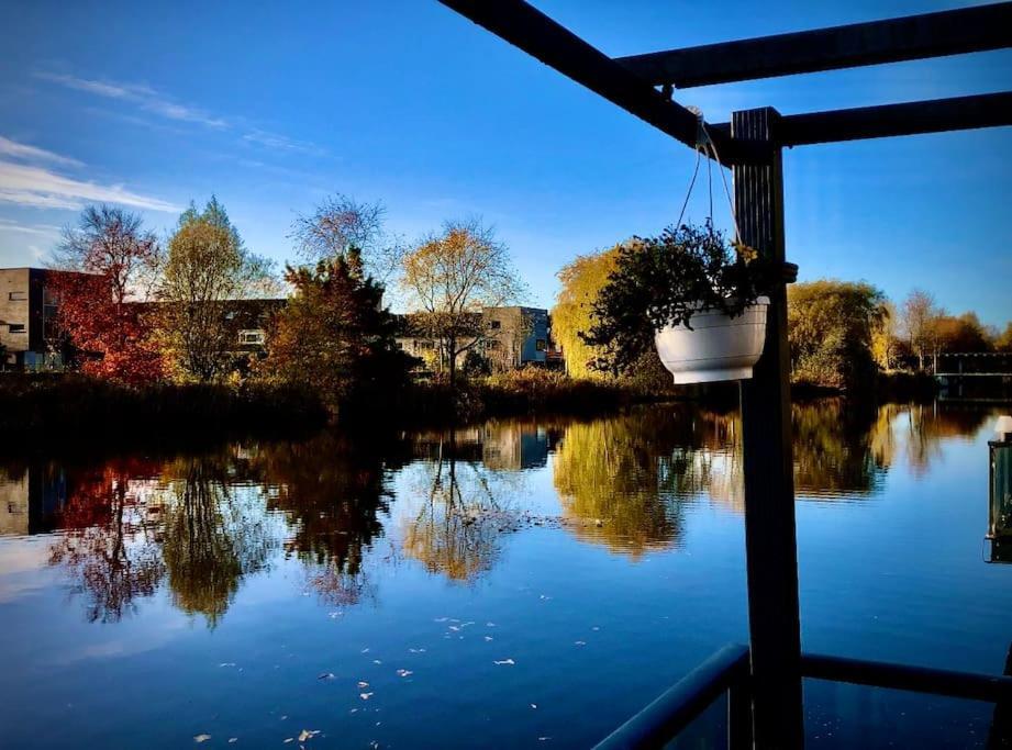 Prachtig Guesthouse Aan Het Water Almere Eksteriør billede