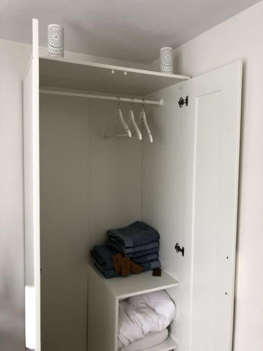 Prachtig Guesthouse Aan Het Water Almere Eksteriør billede