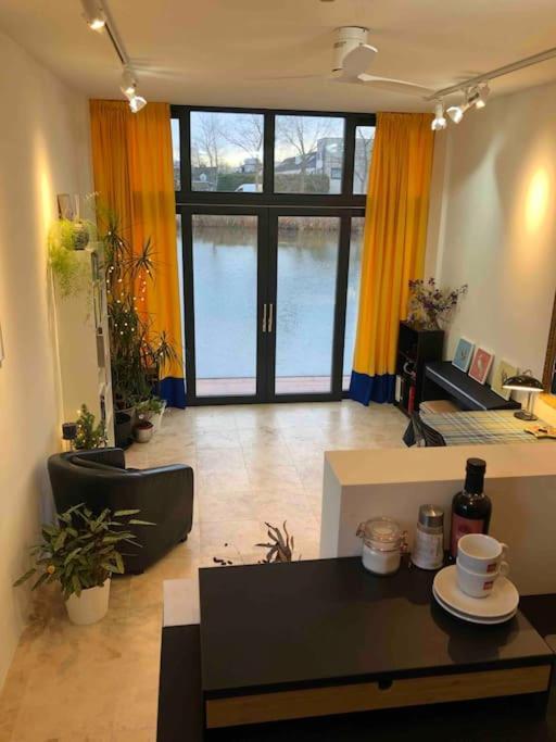Prachtig Guesthouse Aan Het Water Almere Eksteriør billede
